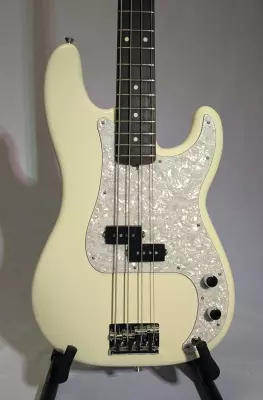 Fender - American Professional II Precision Bass, Rosewood Fingerboard - Olympic White 2